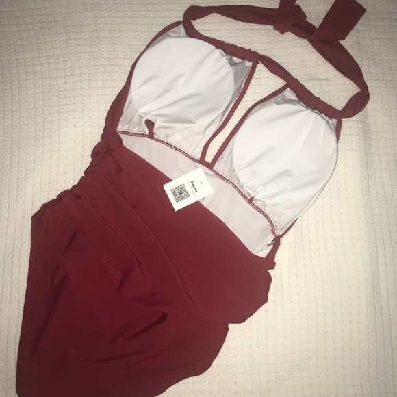 Cupshe XL One Piece Halter Bathing Suit - Picture 8 of 8